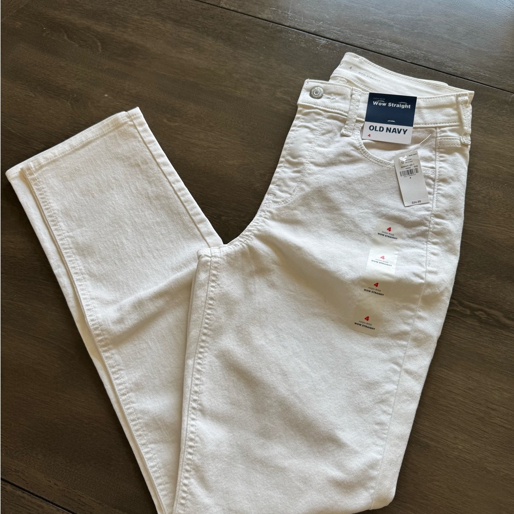 Old Navy Women's White Straight Leg Jeans - Picture 2 of 5